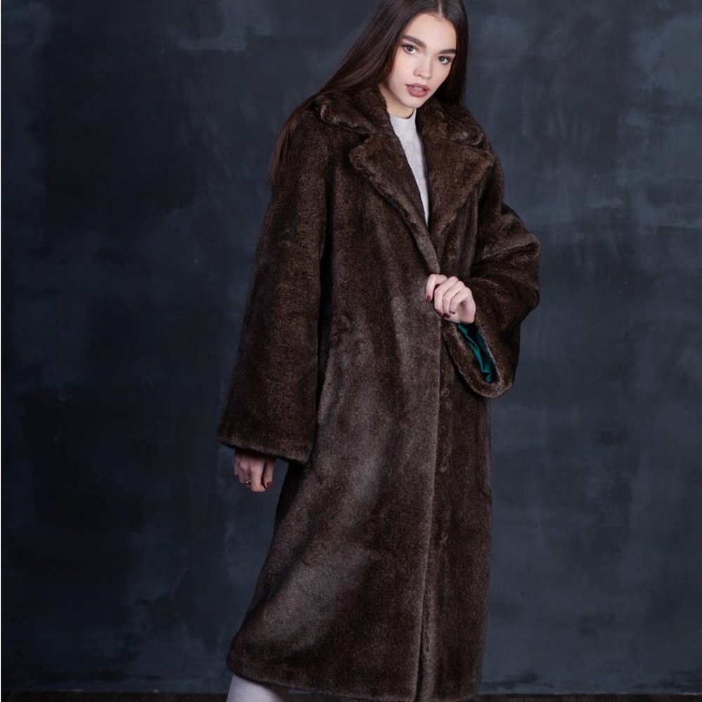 Furamur Oversized Faux Fur Coat - Picture 2 of 6